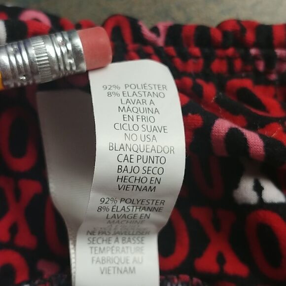 LuLaRoe. One Size. Buttery soft leggings. Valentine Retired Pattern - Picture 5 of 5